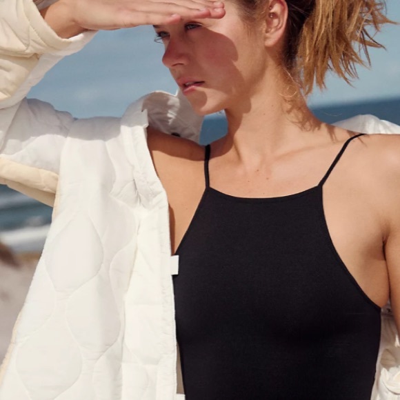 NWOT Free People Movement Tighten Up Cutout Tank Color: Black Size XS/S (0-6) - Picture 4 of 8